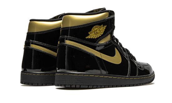 air jordan men 1 retro high og black metallic gold