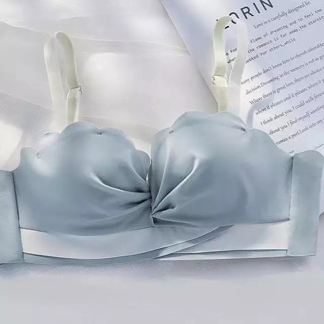 【可拆卸肩帶，側收副乳超聚攏！】無鋼圈，不跑杯，無痕面料夏季穿衣避免尷尬！4色可選！兩款可選單件內衣也可以套裝哦！