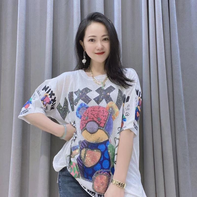 แต่งเพชรลายหมีสุดคิ้วท์ ผ้าบางเบาใส่สบายระบายอากาศได้ดี เสื้อทรงหลวมใส่ได้ทุกหุ่น