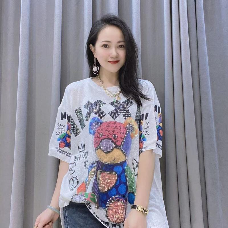 แต่งเพชรลายหมีสุดคิ้วท์ ผ้าบางเบาใส่สบายระบายอากาศได้ดี เสื้อทรงหลวมใส่ได้ทุกหุ่น