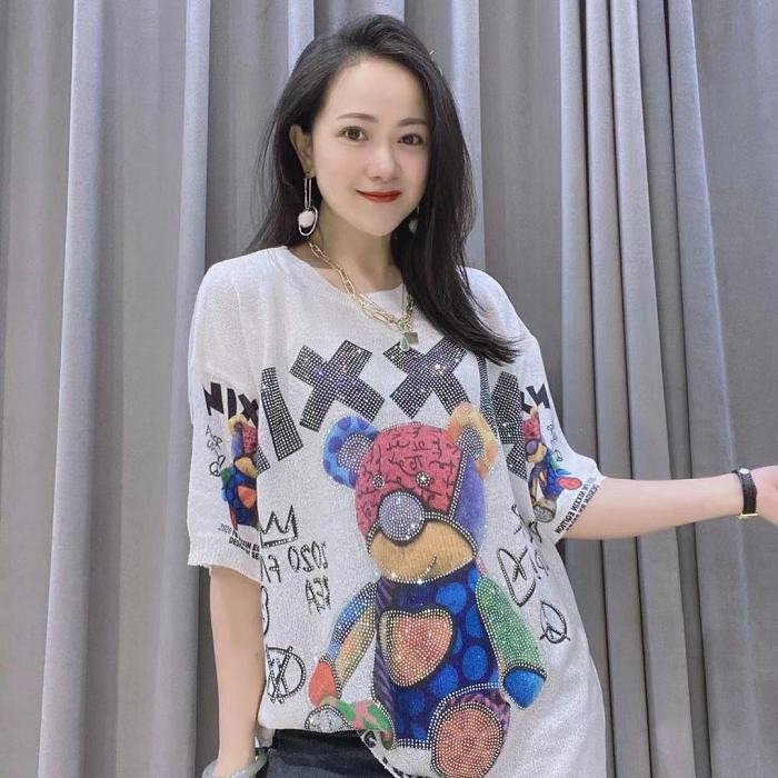 แต่งเพชรลายหมีสุดคิ้วท์ ผ้าบางเบาใส่สบายระบายอากาศได้ดี เสื้อทรงหลวมใส่ได้ทุกหุ่น