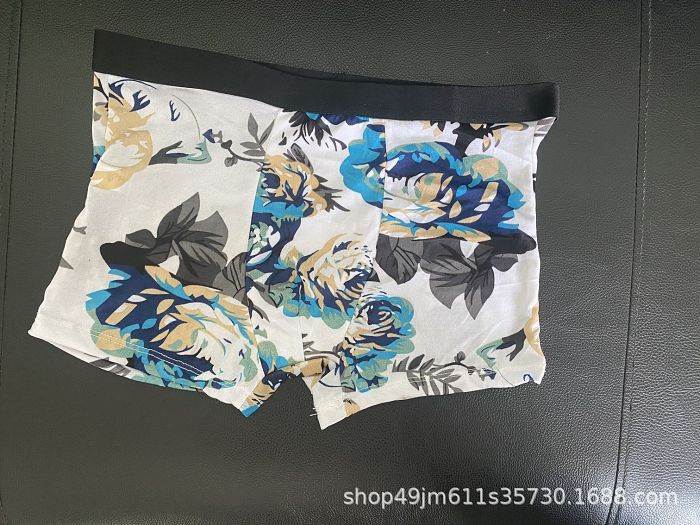 กางเกงชั้นในพิมพ์ลายสำหรับผู้ชาย ซื้อ 2 แถม 2 ฿998 ซื้อ 3 แถม 3 ฿1200 ซื้อ 4 แถม 4 ฿1386