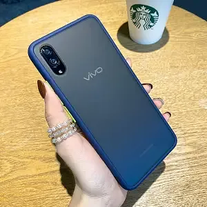 VIVO เข้ากันได้อย่างสมบูรณ์กับเคสโทรศัพท์ฝ้าบางเฉียบ (สองอันต้องการเพียง 799)
