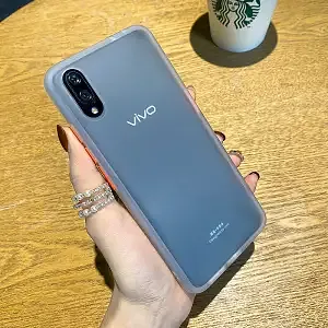 VIVO เข้ากันได้อย่างสมบูรณ์กับเคสโทรศัพท์ฝ้าบางเฉียบ (สองอันต้องการเพียง 799)