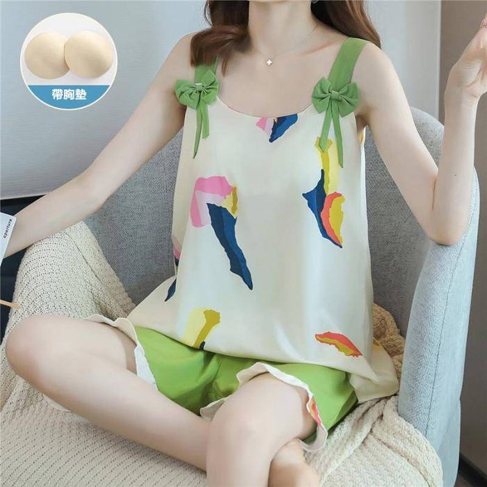 【不用再穿bar 在家超舒服】時尚熱賣款式~吊帶居家服套裝~絲綢面料，親膚不刺激，自帶可拆卸胸墊免穿內衣，方便舒適，拒絕尷尬！