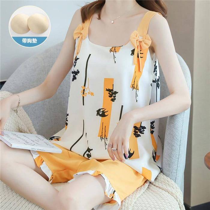 【不用再穿bar 在家超舒服】時尚熱賣款式~吊帶居家服套裝~絲綢面料，親膚不刺激，自帶可拆卸胸墊免穿內衣，方便舒適，拒絕尷尬！