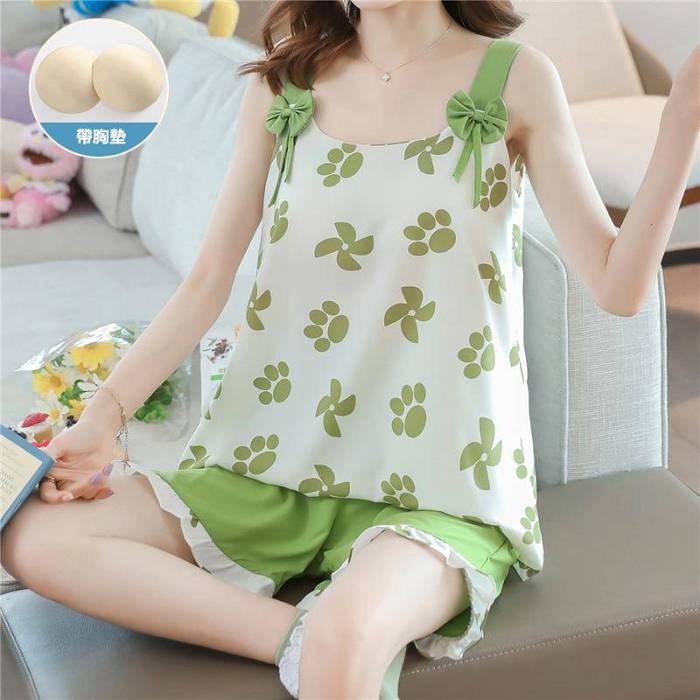 【不用再穿bar 在家超舒服】時尚熱賣款式~吊帶居家服套裝~絲綢面料，親膚不刺激，自帶可拆卸胸墊免穿內衣，方便舒適，拒絕尷尬！