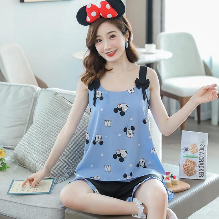 【不用再穿bar 在家超舒服】時尚熱賣款式~吊帶居家服套裝~絲綢面料，親膚不刺激，自帶可拆卸胸墊免穿內衣，方便舒適，拒絕尷尬！