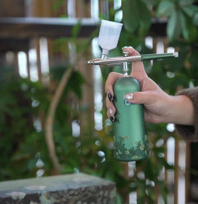 【日本人気の水酸素噴霧器】ダメージを受けた肌を修復し、シワや小ジワを目立たなくします。