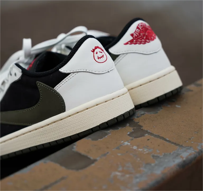 TRAVIS SCOTT X AIR JORDAN 1 LOW OG OLIVE