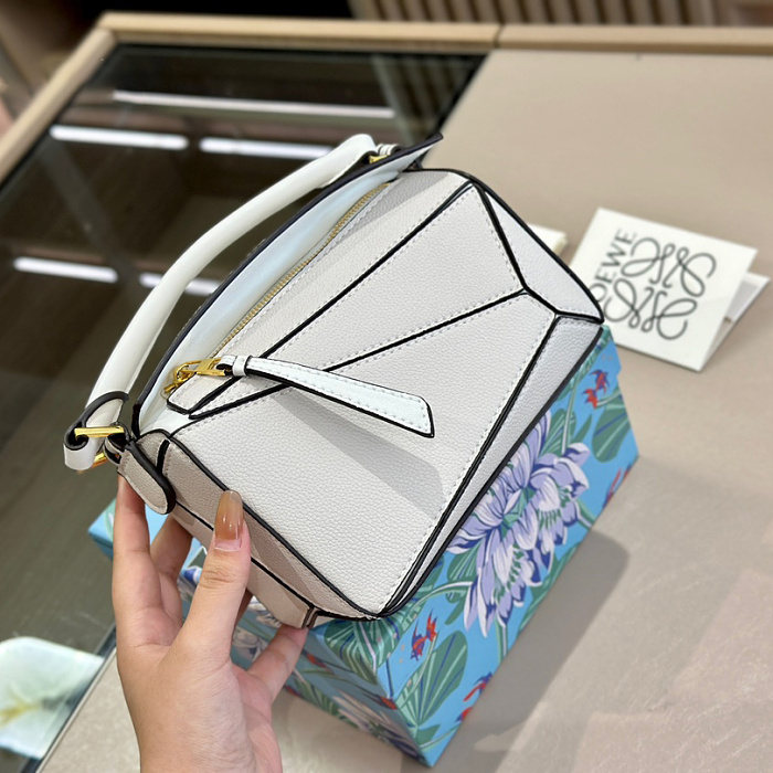 【LOEWE】Mini Puzzle bag in classic calfskin 迷你幾何包