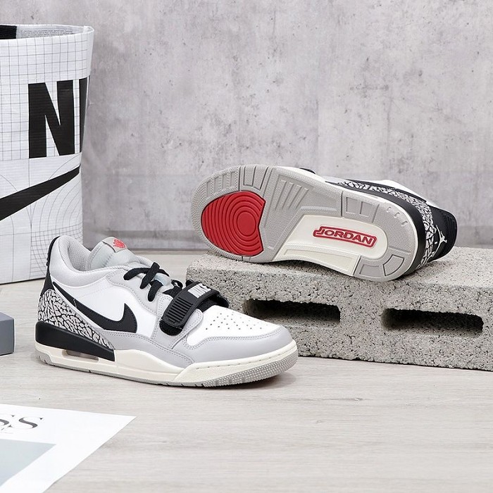 【人気限定商品】AIR JORDAN LEGACY 312 LOW スポーツシューズ