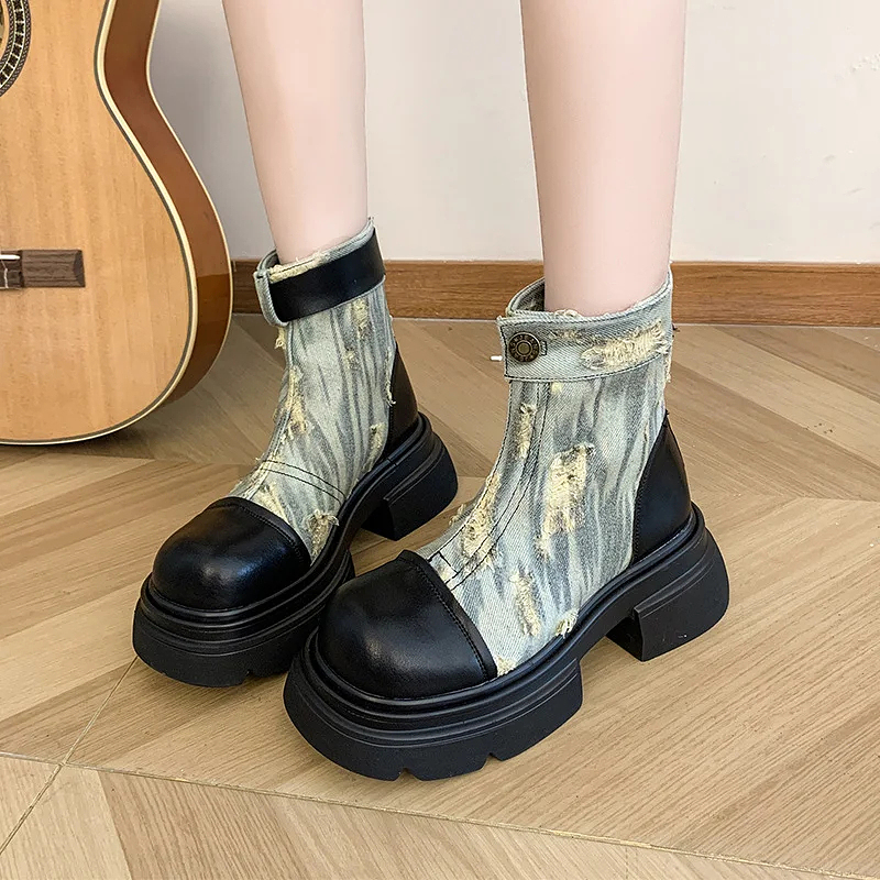 レトロなデニムショートブーツ