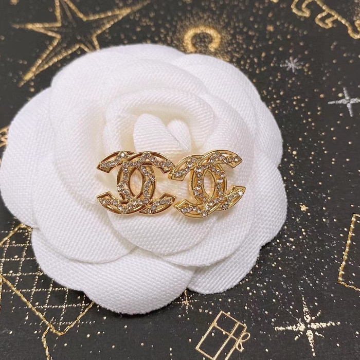 【Chanel】New products for Christmas-classic earrings
