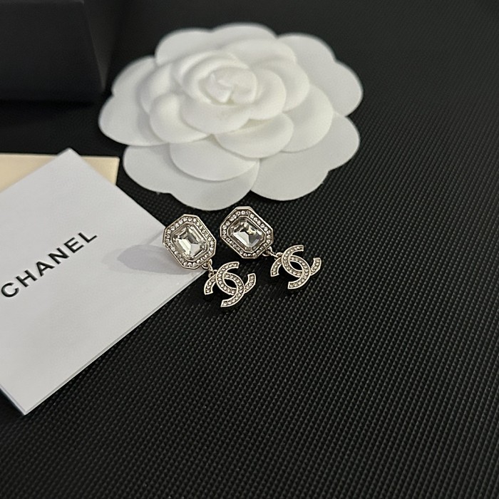 【Chanel】New products for Christmas-classic earrings