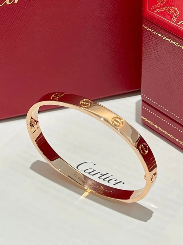 【Hot items arrive】18K LOVE BRACELET & 4 DIAMONDS