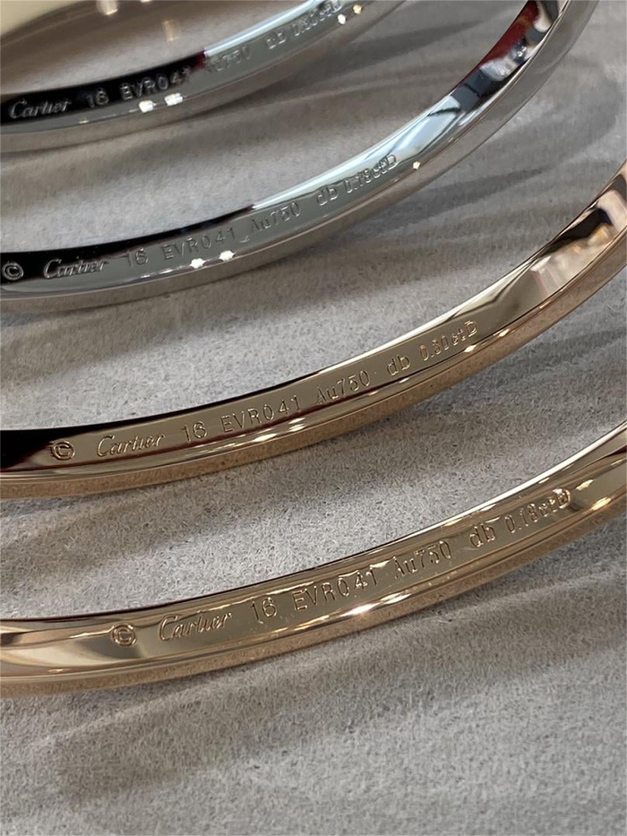 【Hot items arrive】18K LOVE BRACELET & 4 DIAMONDS