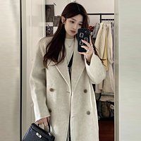 柔らかいカシミヤを使用し、軽くて暖かく、3D立体裁断で10kg痩せて見える