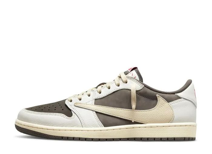 TRAVIS SCOTT X AIR JORDAN 1