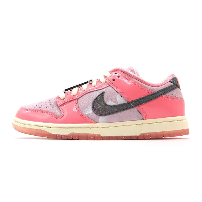 NIKE WMNS DUNK LOW LX  BARBIE  PINK FOAM/MEDIUM🌸ナイキ ウィメンズ ダンクロー LX ピンクフォーム/ミディアム アッシュ