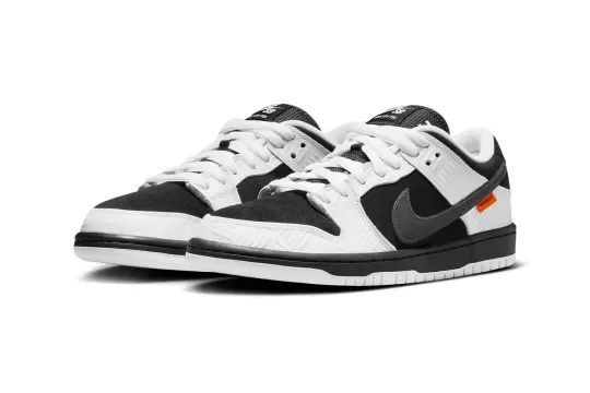 TIGHTBOOTH × Nike SB Dunk Low  White/Black