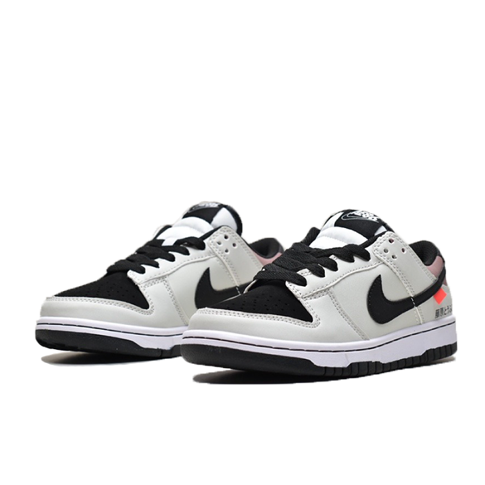 ★NIKE★送関込★激レア確定！世界が欲しがるプレミアムな逸足♪ 【今年の新商品】【新商品発売】頭文字D×NIKE Low Dunks