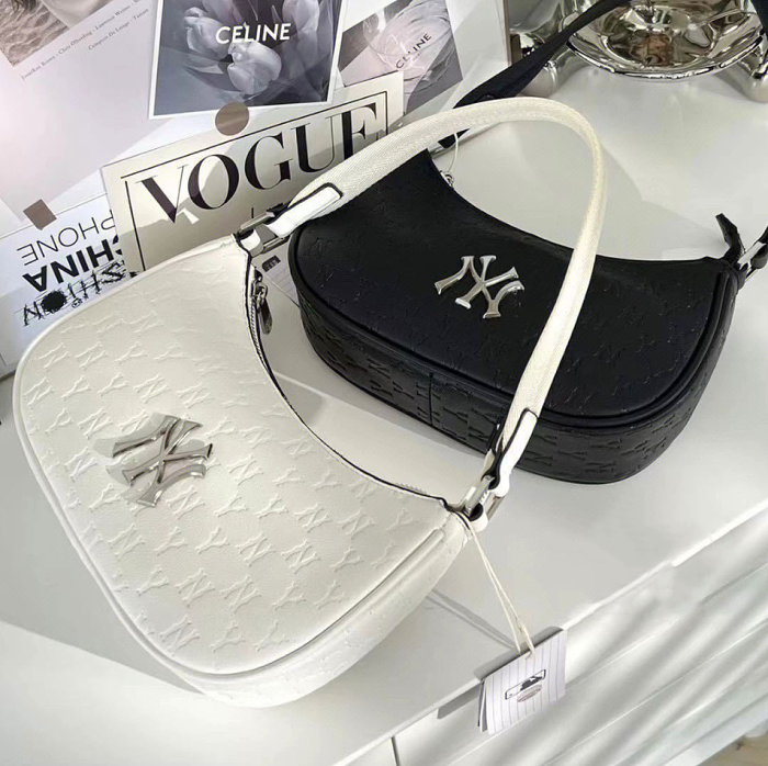 MONOGRAM JACQUARD HOBO BAG NEW YORK YANKEES MONOGRAM Series New York Yankees