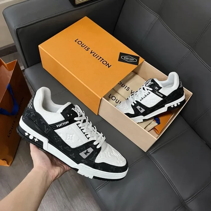 LV Trainer latest trend! Preferred Store (Specialty Store) Guaranteed Authenticity [Special Price: HK$698 for a pair]