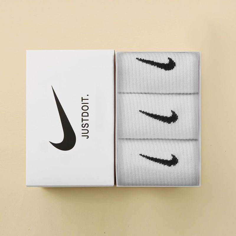 3 pairs of Nike socks