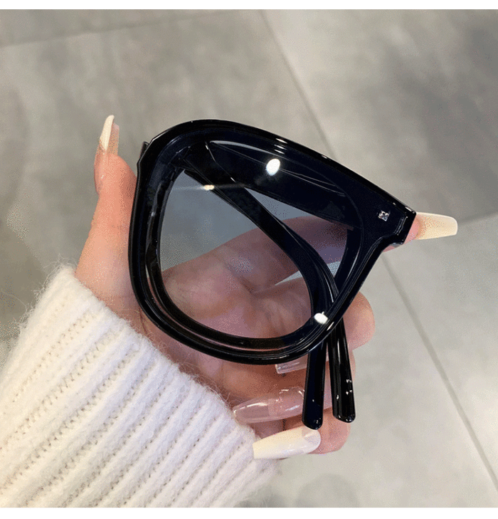 folding sunglasses