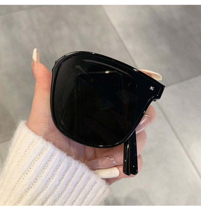 folding sunglasses