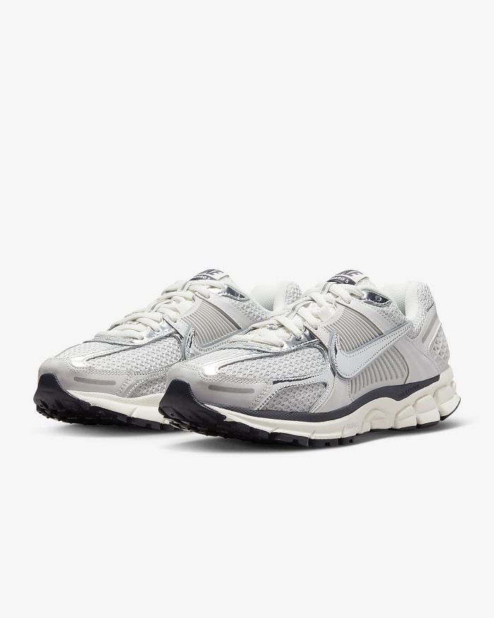 Nike Zoom Vomero 5 Photon Dust ＆ Metallic Silver