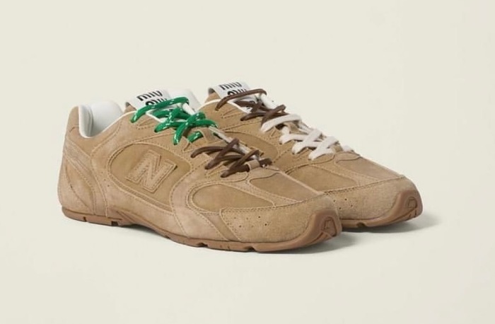 【入手困難】MIUMIU ミュウミュウｘNew Balance ニューバランス（税引き後の価格）