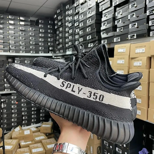【Adidas | Yeezy Boost 350】2024年度超大折扣壓軸登場，再一次！体验腳踏雲端的感覺！