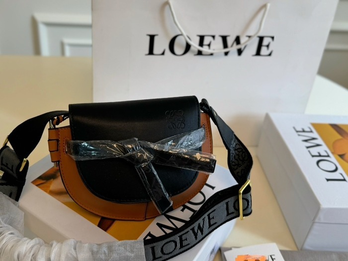 【日本 🎉LOEWE週年慶】15件限定 LOEWE Mini Gate Dual ✨羅意威又一經典作品💓最適合通勤的尺寸