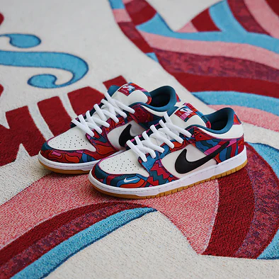 NIKE SB DUNK LOW ABSTRACT ART