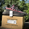 YEEZY 350 黑紅滿天星