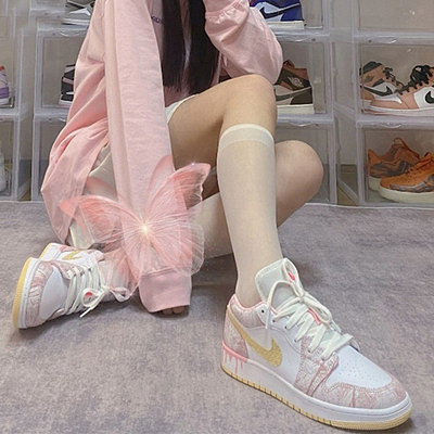 NIKE Air Jordan 1 Low GS 'Strawberry Ice Cream'