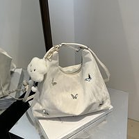 【세 가지 착용 방법】 나비 발광 스웨이드 토트백