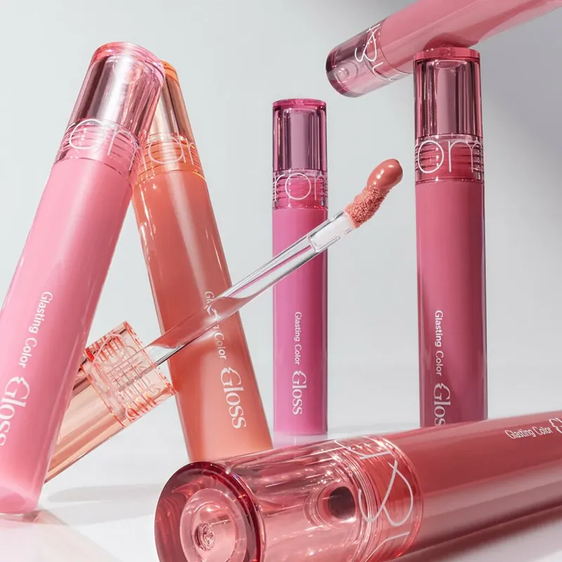 Glassy moisturizing lipstick for girls