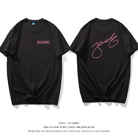 BLACKPINK是YG娛樂旗下的女子音樂團體，官宣7月開始2025世巡，從高陽開始，橫跨亞洲，歐美，台北站已在籌備中待官宣，演唱會同款短袖同步發售中！