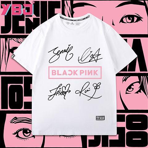 BLACKPINK是YG娛樂旗下的女子音樂團體，官宣7月開始2025世巡，從高陽開始，橫跨亞洲，歐美，台北站已在籌備中待官宣，演唱會同款短袖同步發售中！