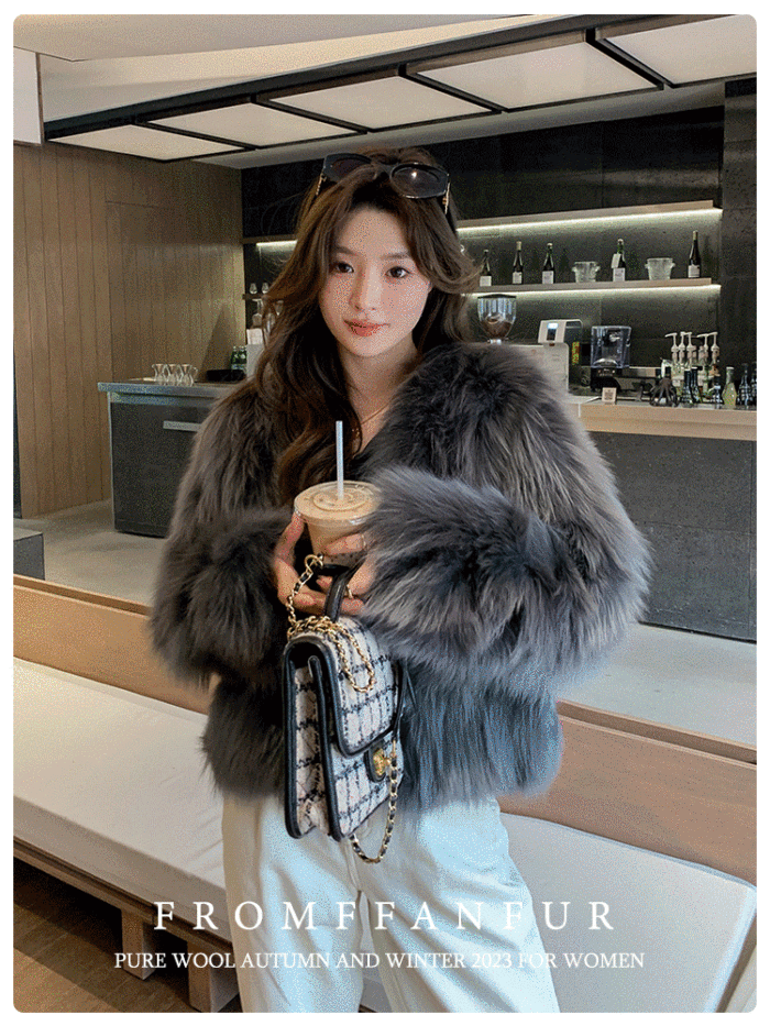 ショート丈のファージャケット