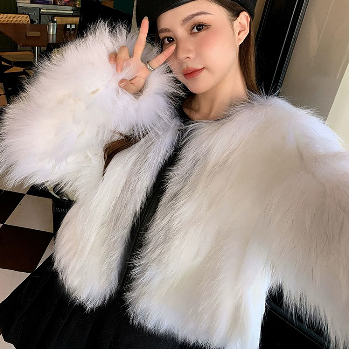 ショート丈のファージャケット