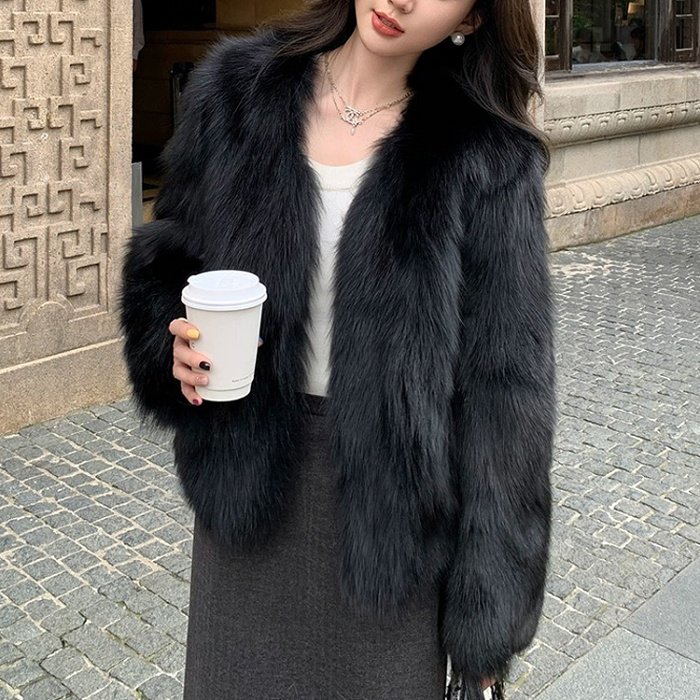 ショート丈のファージャケット