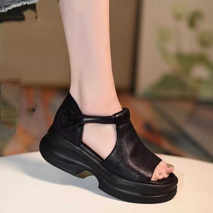 夏季限定【💕日系真皮厚底涼鞋】✨3D立體鏤空透氣涼鞋｜透氣魚嘴設計｜ 寬楦設計不夾腳🤩輕量透氣不悶腳足弓支撐久穿不累