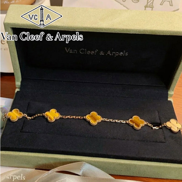 Van Cleef & ArpelsGirls' bracelets