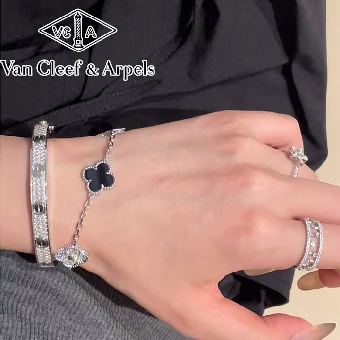 Van Cleef & ArpelsGirls' bracelets