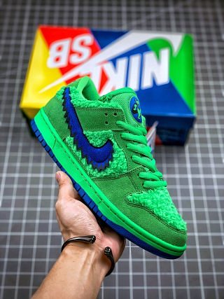 Grateful Dead x Nike Dunk SB Low