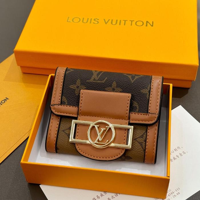 🥳To celebrate the Anniversary Celebration of TAIWAN Duty Free Shop, we will bring the best-selling wallets to customers.Brand wallets are now on sale at a special price of 12800 円 .